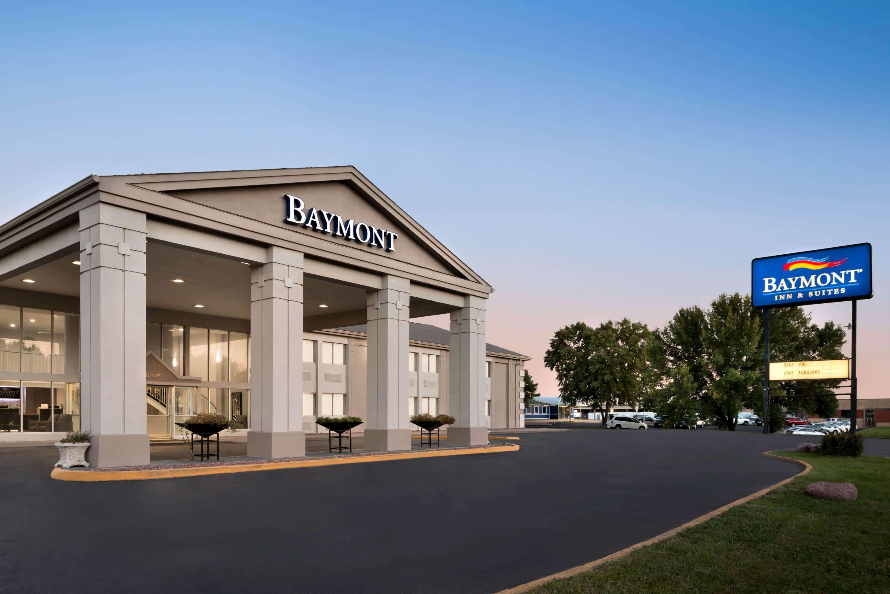 Baymont By Wyndham Des Moines North Hotel Екстериор снимка